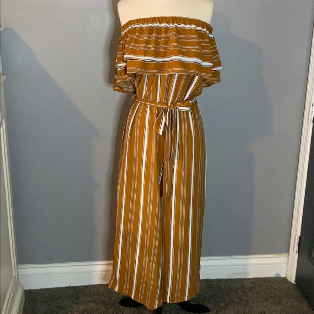 Excellent condition off shoulder romper - Picture 1 of 8